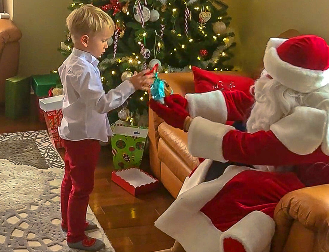 Дед Мороз и Снегурочка в Нью-Йорке